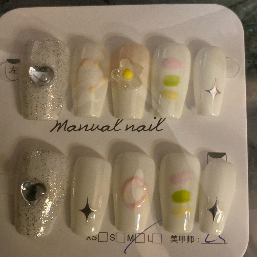 White Heart Press On Nails